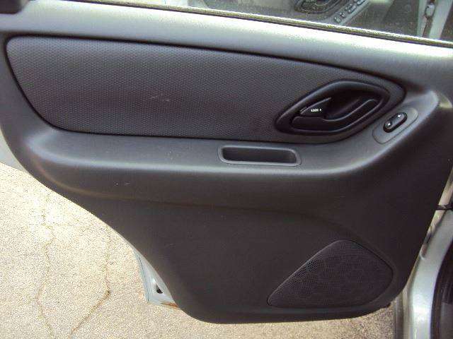 Ford Escape 2005 photo 12